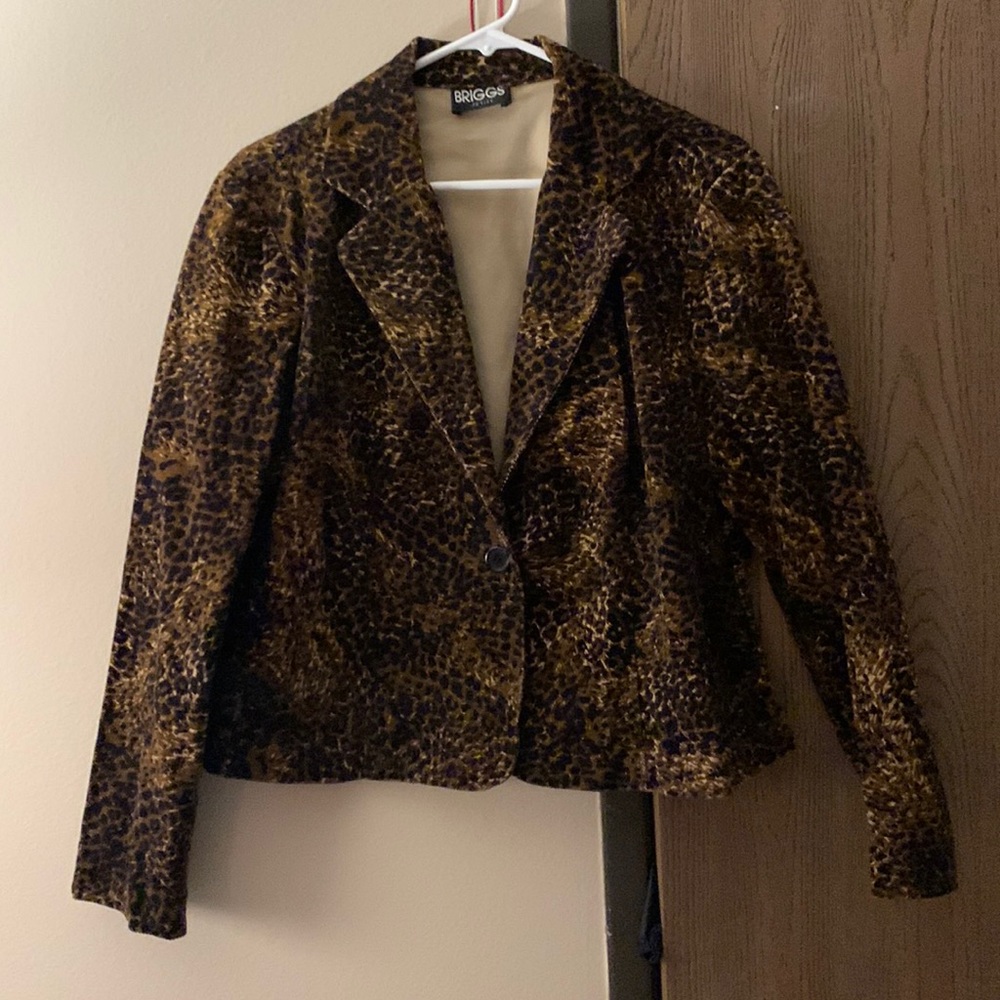 Dressed waist jacket.